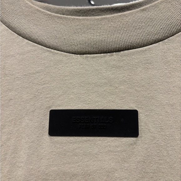 Fear of God Essentials Tee Size L - Picture 3 of 8